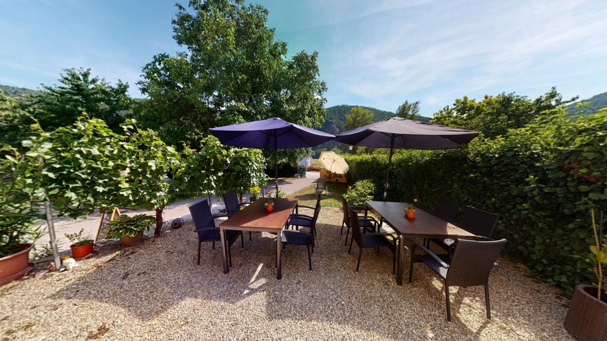 Weingut Baeuerl Apartment เดิร์นชไตน์ ภายนอก รูปภาพ